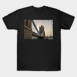 Low angle view of the Tower bridge T-Shirt
